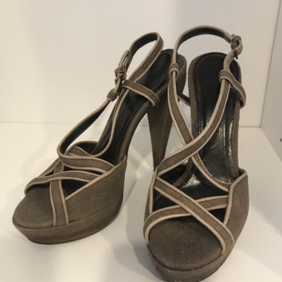 Burberry brown canvas/burlap peep toe heels - Picture 2 of 7